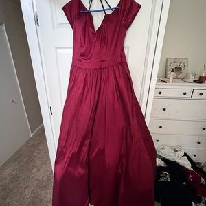 Maroon sweetheart neckline off the shoulder prom dress/ball gown